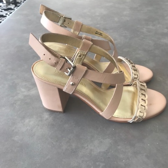 (2* for $30) Nude and gold colour sandal by Enzo Angiolini size 6 1/2 - Picture 4 of 8